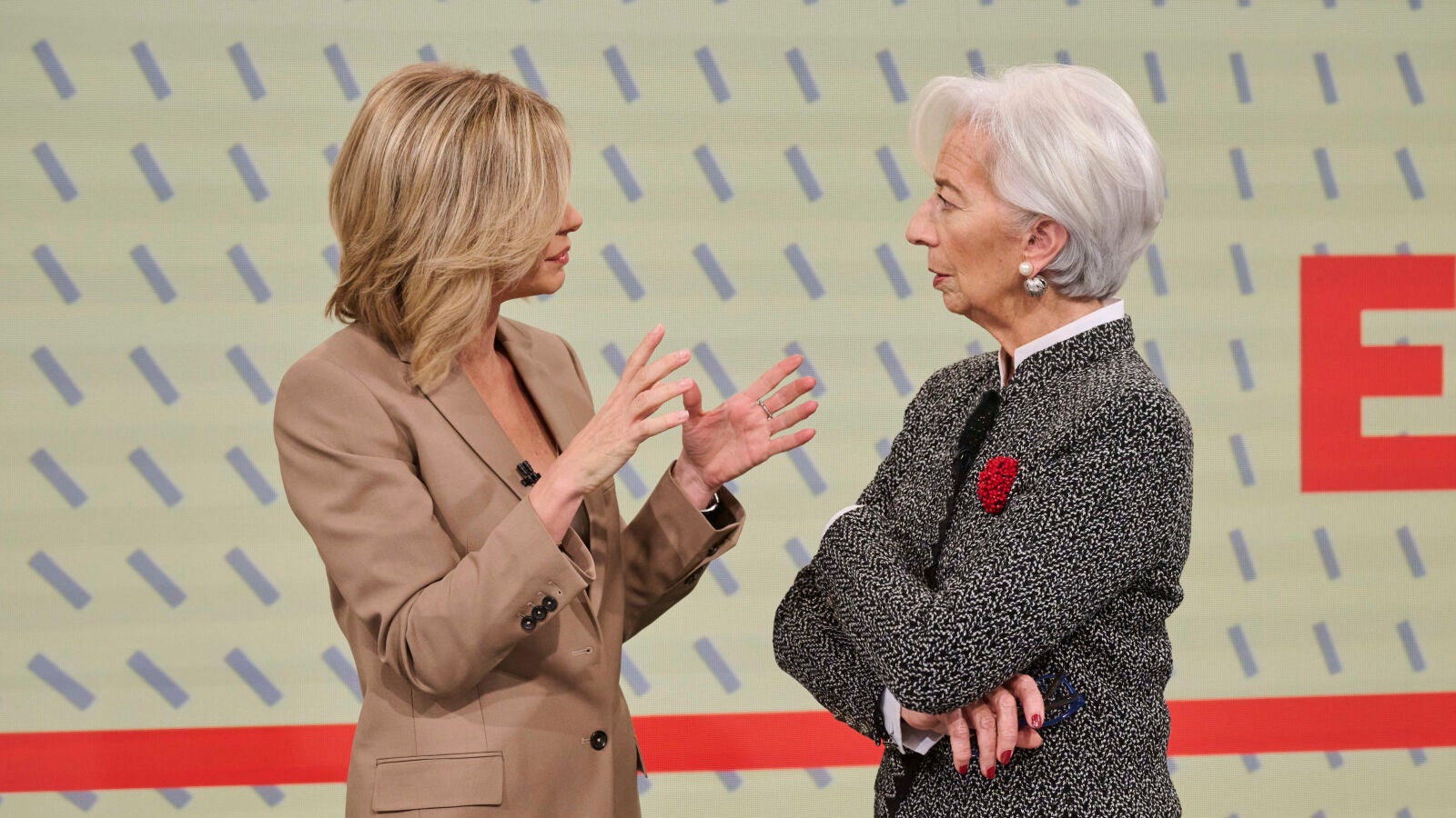 Una Christine Lagarde decidida y segura del camino a seguir da sus proyecciones económicas para el futuro