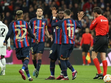 El Barça celebra su gol en El Clásico de Copa del Rey