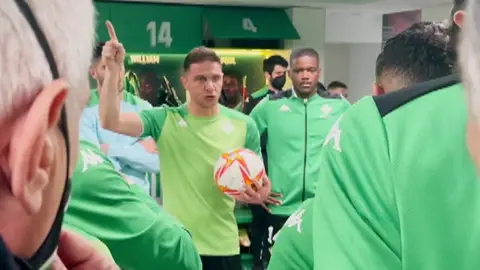 El discurso de Joaquín para motivar a sus compañeros en la semifinal de la Copa del Rey: “Vamos a demostrar que queremos estar en esa final” El discurso de Joaquín para motivar a sus compañeros en la semifinal de la Copa del Rey: “Vamos a demostrar que queremos estar en esa final”