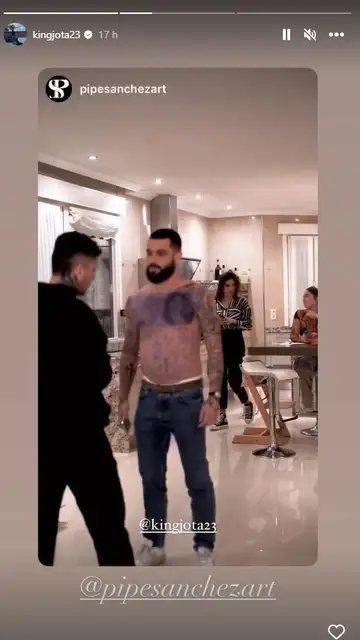 Jota Peleteiro se borra su tatuaje de Jessica Bueno Jota Peleteiro se borra su tatuaje de Jessica Bueno