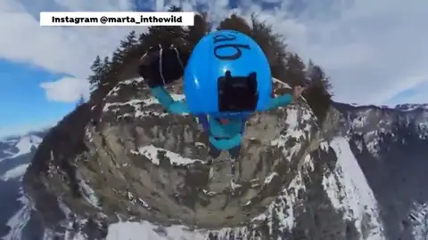 Un salto base con esquís que cautivó a María Un salto base con esquís que cautivó a María