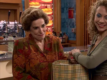 Así se despidió Benigna de Quico y MariJo: bendice la relación... ¡con un sensual regalo para su nuera! Así se despidió Benigna de Quico y MariJo: bendice la relación... ¡con un sensual regalo para su nuera!