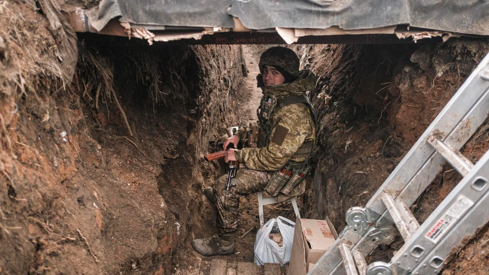 Guerra de trincheras en Bajmut Guerra de trincheras en Bajmut