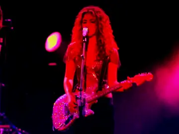 Shakira se abre al mundo con su exposición en el museo de los Grammy mientras Clara Chía cierra sus redes Shakira se abre al mundo con su exposición en el museo de los Grammy mientras Clara Chía cierra sus redes