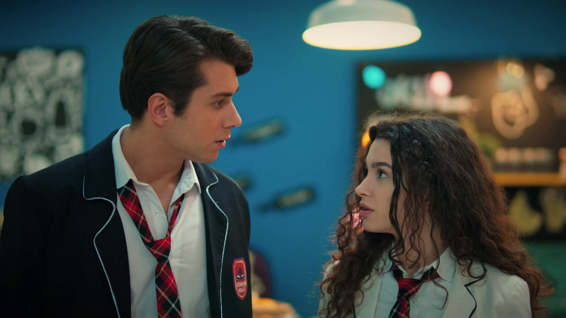 ¡Empate!: Doruk y Asiye se convierten en los nuevos representantes del colegio ¡Empate!: Doruk y Asiye se convierten en los nuevos representantes del colegio