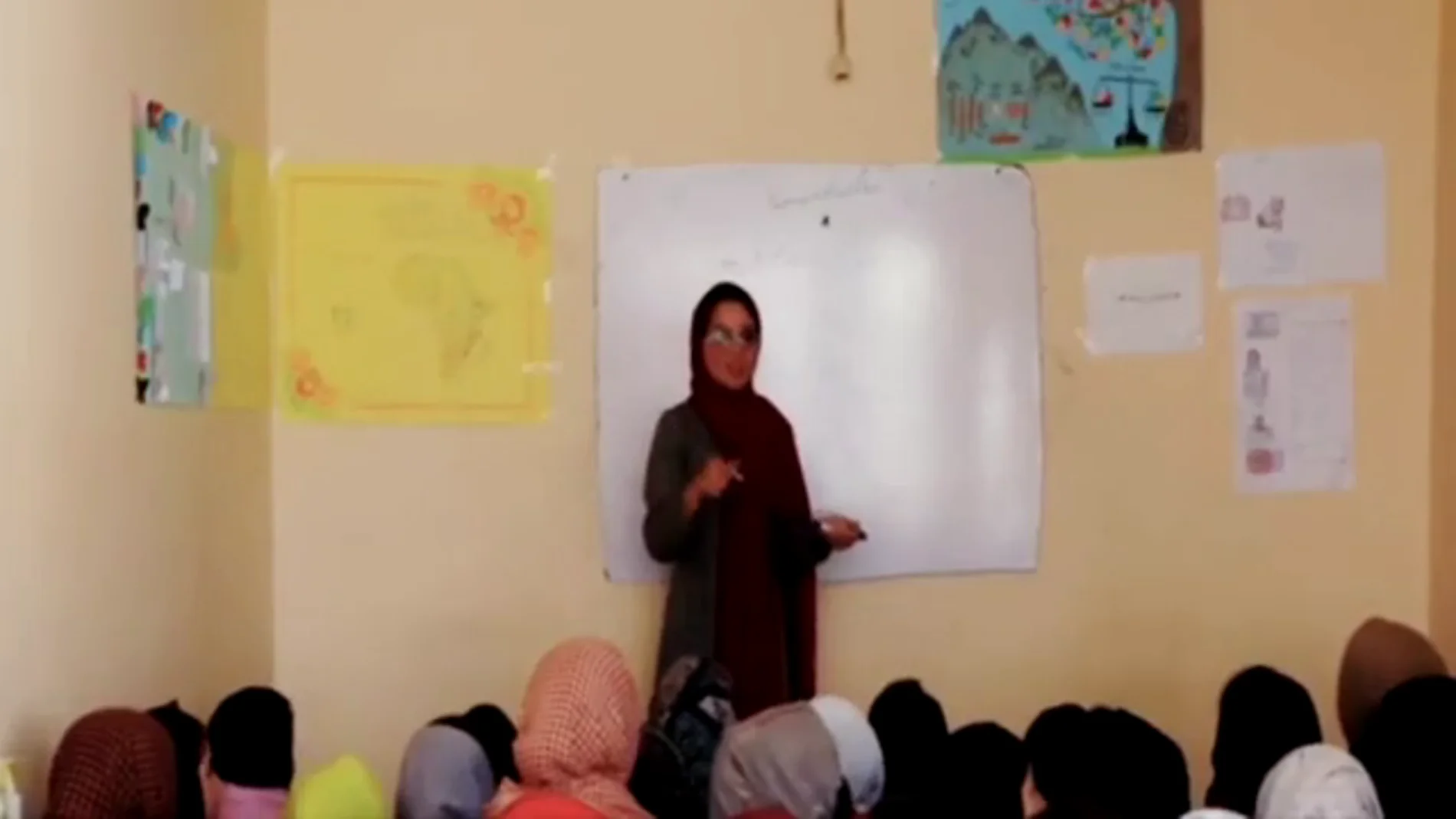 Esta es la mayor escuela clandestina para niñas de Afganistán