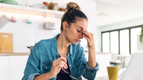 Mujer teletrabajando Mujer teletrabajando
