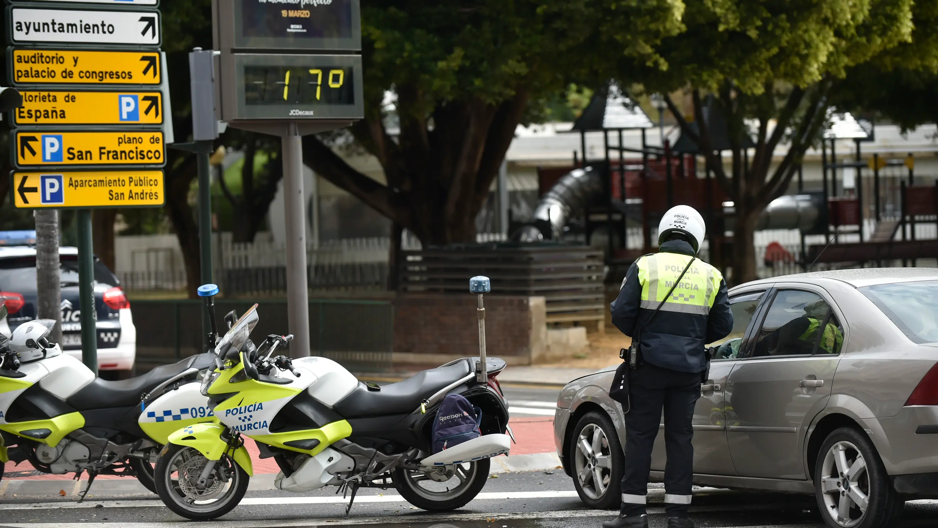Un agente de la Policía Municipal de Murcia Un agente de la Policía Municipal de Murcia