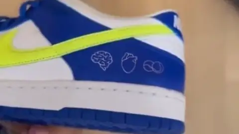 Así son las nuevas zapatillas de Carlos Alcaraz Así son las nuevas zapatillas de Carlos Alcaraz