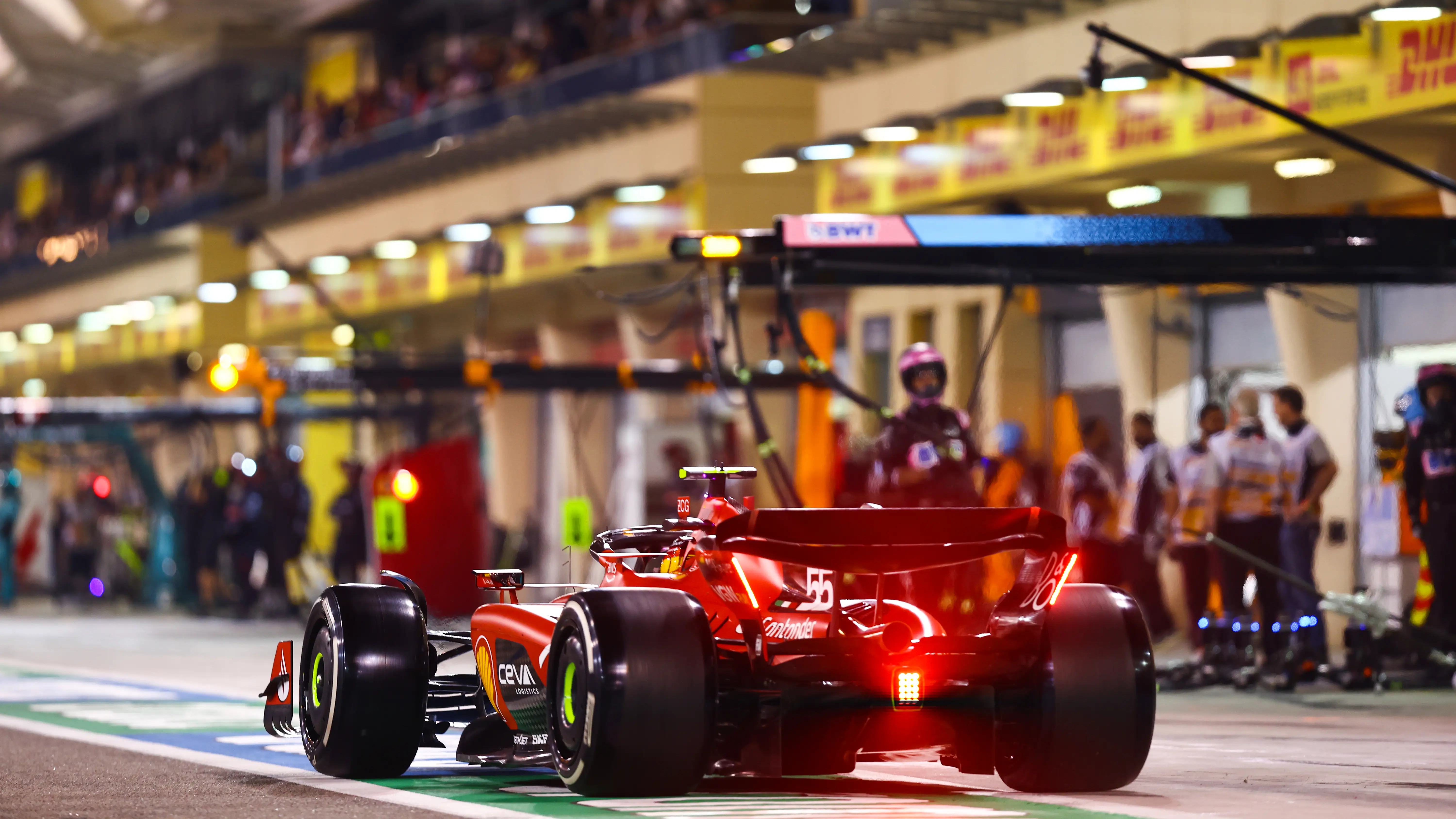 El Ferrari SF-23 en la primera carrera del año en Bahréin El Ferrari SF-23 en la primera carrera del año en Bahréin