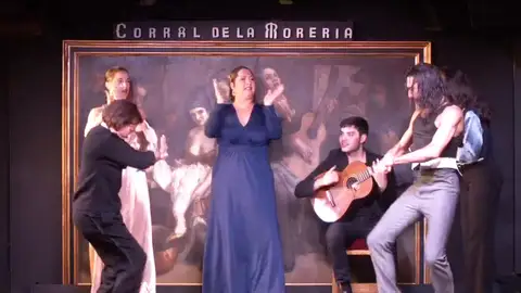 Un tablao flamenco en España Un tablao flamenco en España