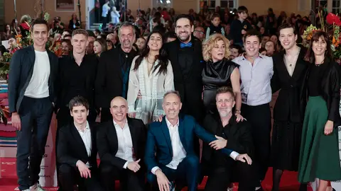 El equipo de 'Las noches de Tefía' al completo en el Festival de Málaga El equipo de 'Las noches de Tefía' al completo en el Festival de Málaga