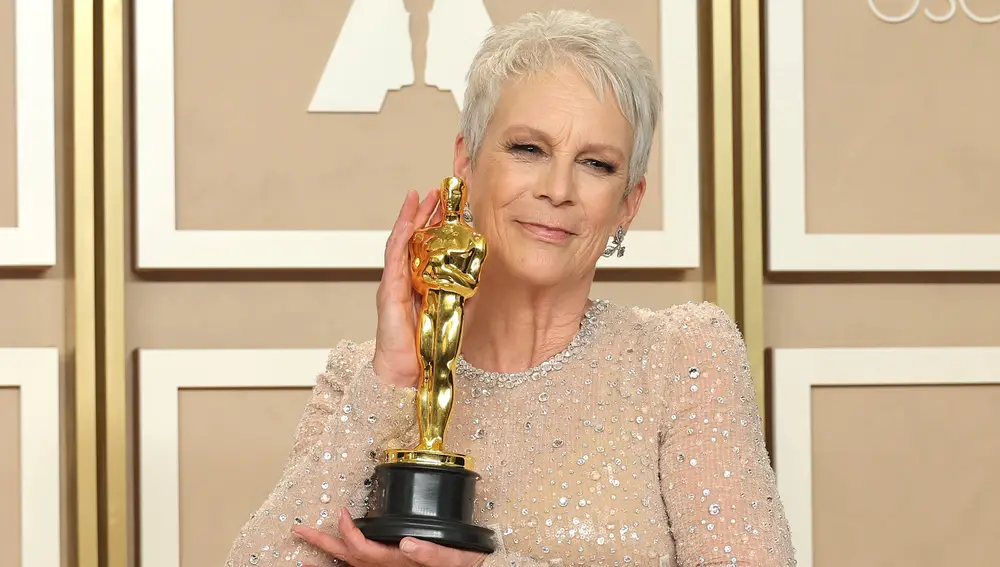 Jamie Lee Curtis tras ganar el Oscar a Mejor Actriz de Reparto