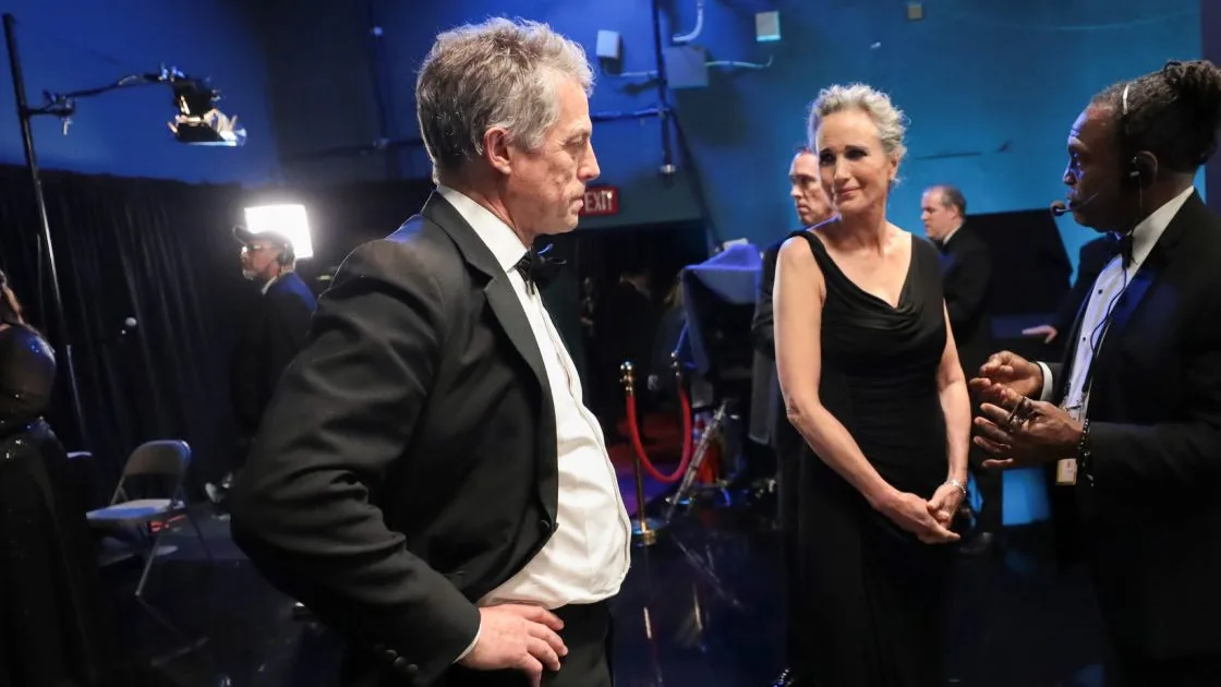Hugh Grant en los Oscar 2023 Hugh Grant en los Oscar 2023