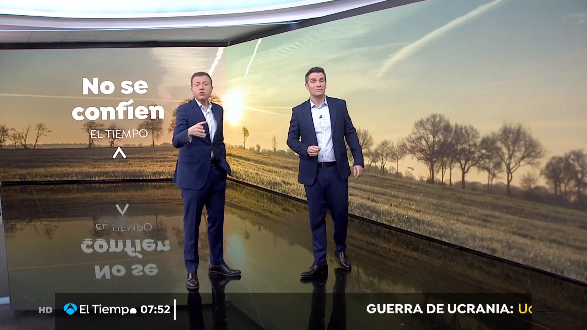 No se conf&iacute;en, a&uacute;n no hagan el cambio de armario.