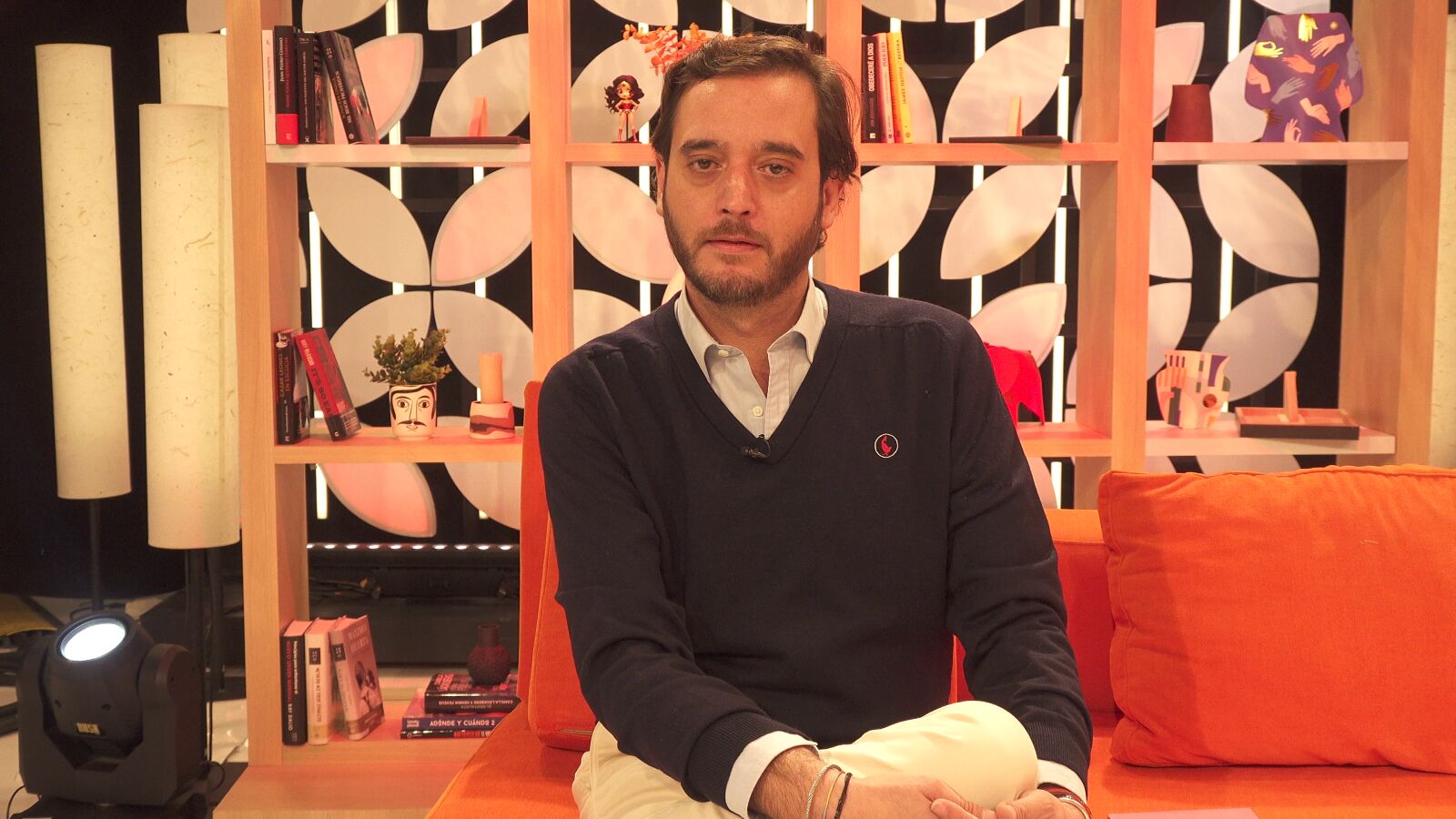 ¿Qué locura es esta? Así reaccionan los colaboradores de 'Y ahora Sonsoles' a esta inexplicable historia