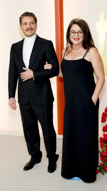 Pedro Pascal y su hermana Javiera Balmaceda Pascal Pedro Pascal y su hermana Javiera Balmaceda Pascal