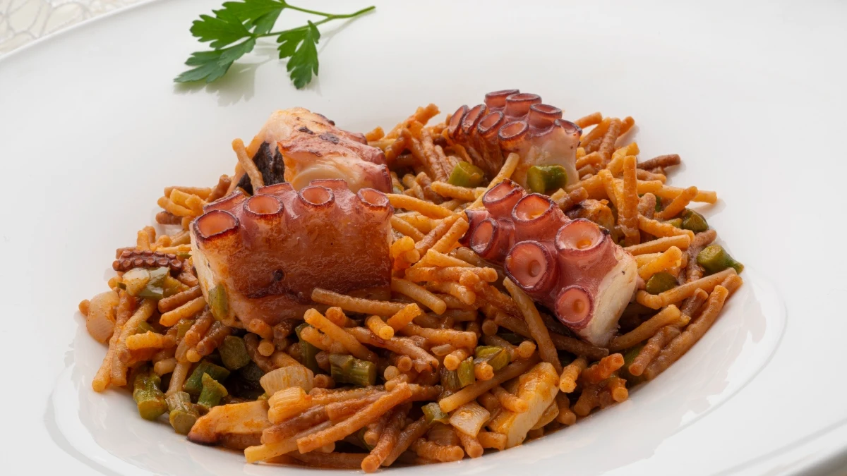 "Una receta para triunfar" de Karlos Arguiñano: fideos con pata de pulpo "Una receta para triunfar" de Karlos Arguiñano: fideos con pata de pulpo