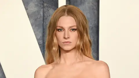  Hunter Schafer en la fiesta post-Oscar de Vanity Fair