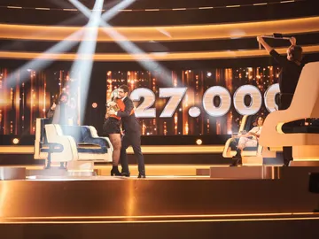 ¡Éxtasis de emoción! Carmen se alza con 27.000 euros gracias a la ayuda de Anabel Alonso ¡Éxtasis de emoción! Carmen se alza con 27.000 euros gracias a la ayuda de Anabel Alonso
