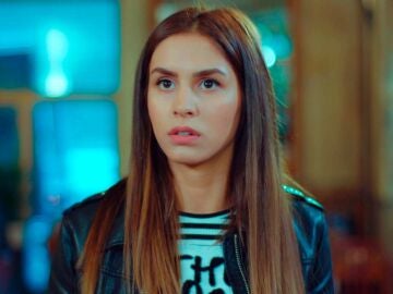 Lila y Zehra descubren que la madre de las Yilmaz es&hellip; &iexcl;pitonisa!