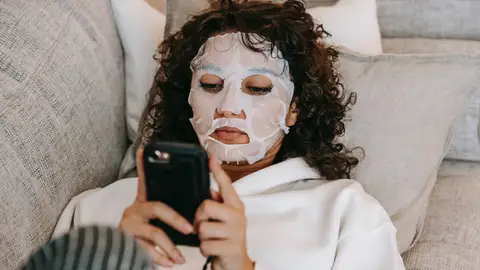 Mujer aburrida Mujer aburrida