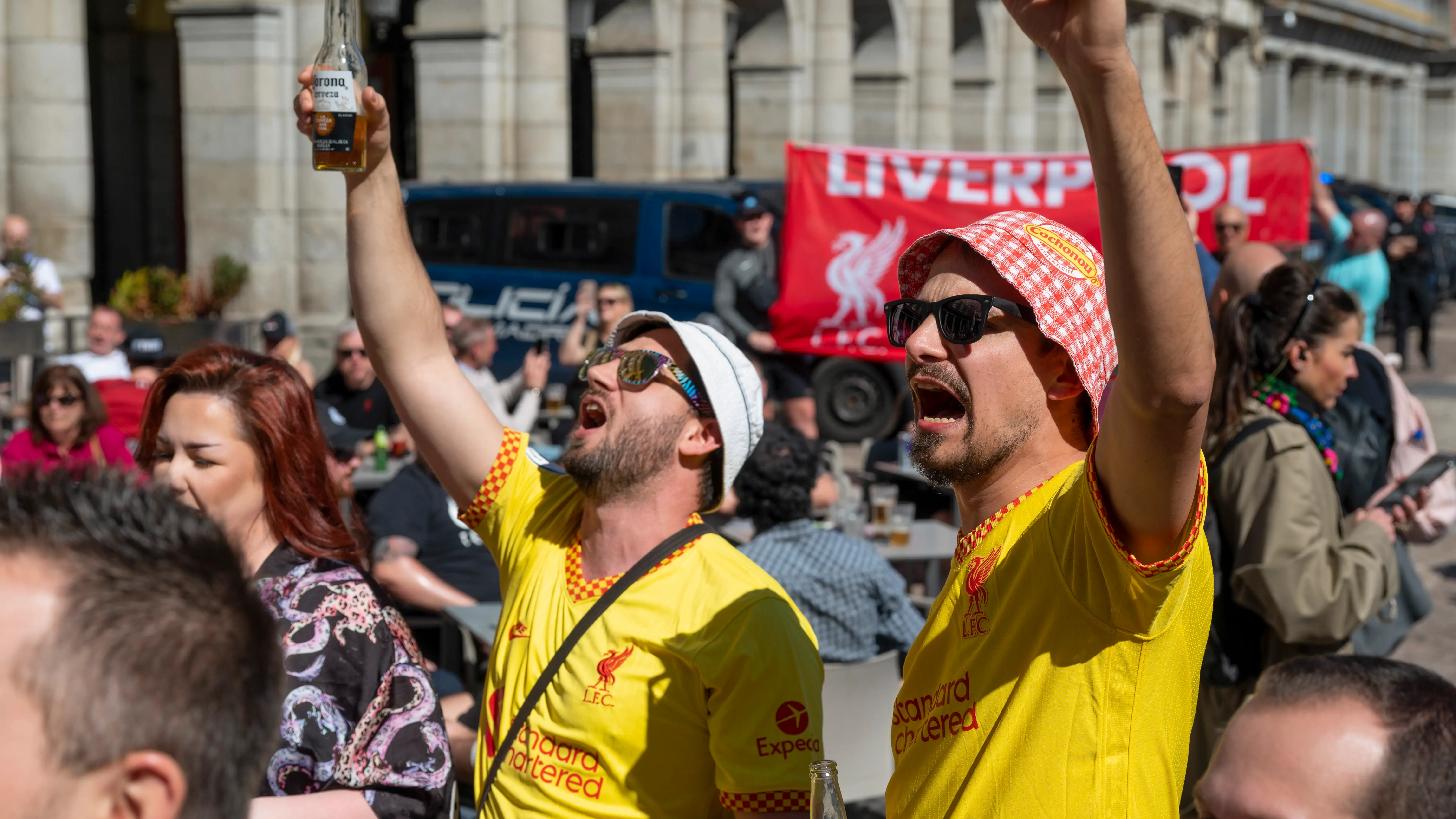 Aficionados del Liverpool en el centro de Madrid Aficionados del Liverpool en el centro de Madrid