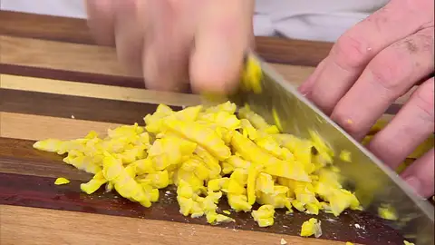 El truco de Arguiñano para desgranar una mazorca de maíz cocida El truco de Arguiñano para desgranar una mazorca de maíz cocida