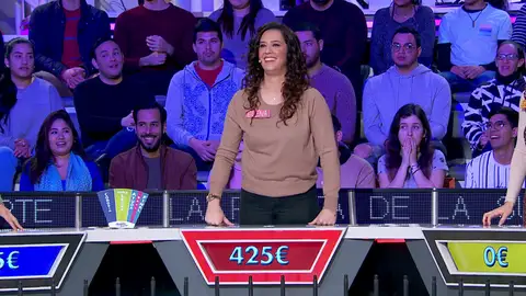 ¡In extremis! La flecha de Elena cae en la quiebra… ¡pero ella la evita gracias a su rapidez! ¡In extremis! La flecha de Elena cae en la quiebra… ¡pero ella la evita gracias a su rapidez!