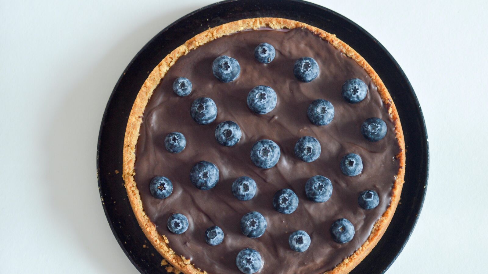 Deliciosa tartaleta de chocolate y frutos rojos