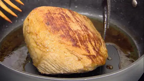 Salpimienta el redondo, introdúcelo en la tartera Salpimienta el redondo, introdúcelo en la tartera