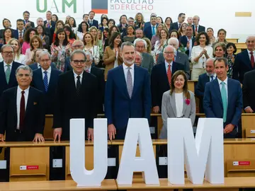 El rey Felipe VI asiste a un acto conmemorativo del 30 aniversario de su licenciatura en Derecho El rey Felipe VI asiste a un acto conmemorativo del 30 aniversario de su licenciatura en Derecho