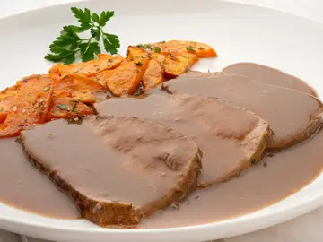 Redondo en salsa con boniato, de Arguiñano: "Una carne humilde con una salsa grande" Redondo en salsa con boniato, de Arguiñano: "Una carne humilde con una salsa grande"