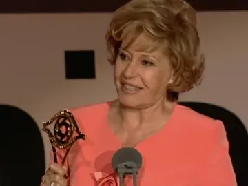 Bárbara Rey recuerda a Laura Valenzuela tras su fallecimiento con una anécdota de sus inicios en el mundo artístico Bárbara Rey recuerda a Laura Valenzuela tras su fallecimiento con una anécdota de sus inicios en el mundo artístico