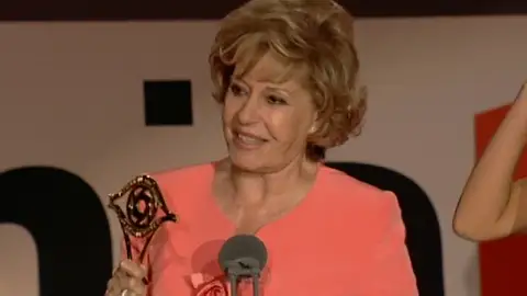 Bárbara Rey recuerda a Laura Valenzuela tras su fallecimiento con una anécdota de sus inicios en el mundo artístico Bárbara Rey recuerda a Laura Valenzuela tras su fallecimiento con una anécdota de sus inicios en el mundo artístico