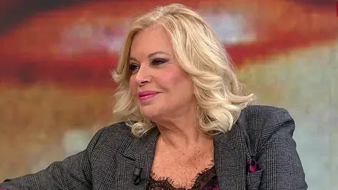 Hablamos con Bárbara Rey sobre sus fotografías con Juan Carlos I: "Nunca pensé que Ángel podría llegar a este extremo" Bárbara Rey recuerda a Laura Valenzuela tras su fallecimiento con una anécdota de sus inicios en el mundo artístico