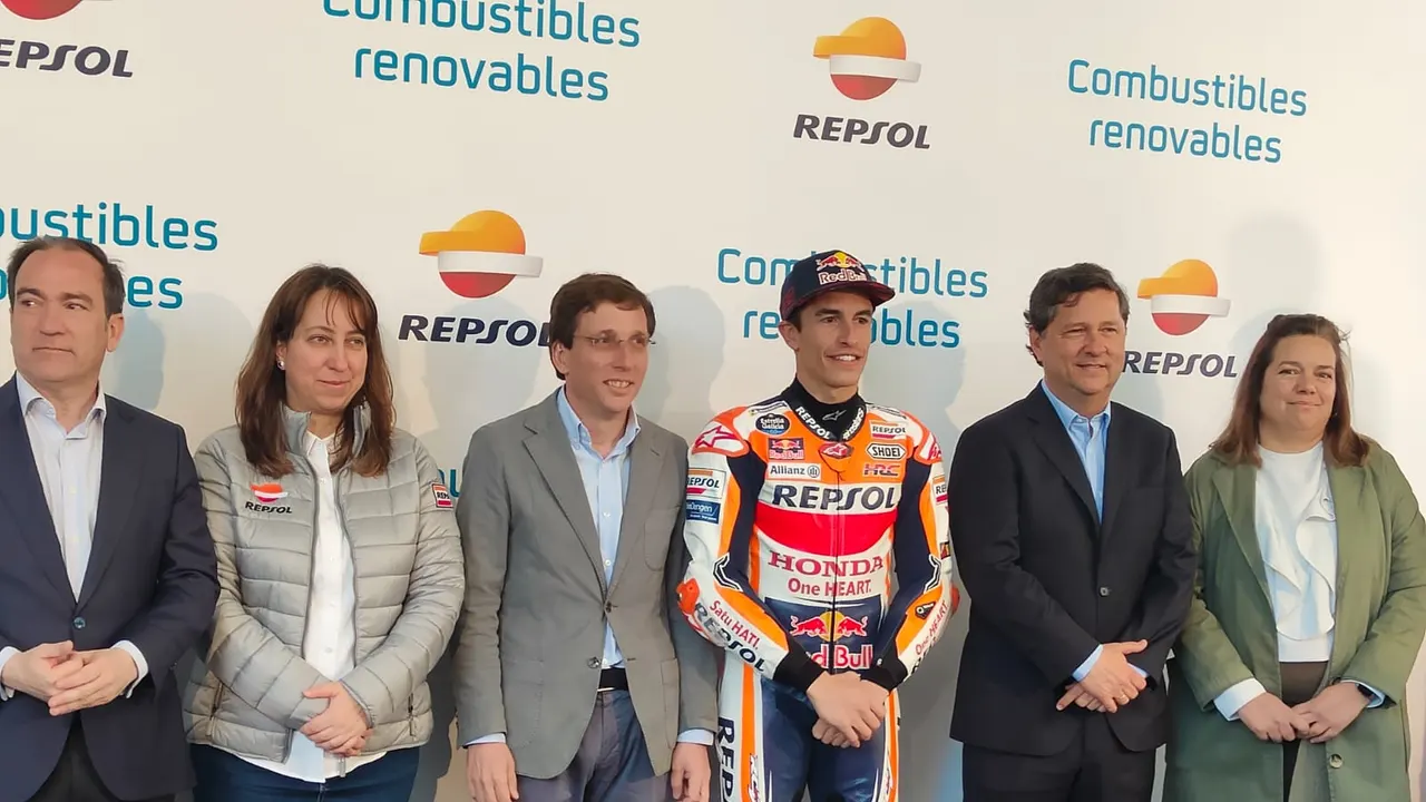 Almeida compite en una carrera con Márquez por las calles de Madrid Almeida compite en una carrera con Márquez por las calles de Madrid