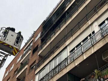 Así quedó la vivienda en la que murieron 2 personas en Madrid