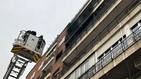 Así quedó la vivienda en la que murieron 2 personas en Madrid Así quedó la vivienda en la que murieron 2 personas en Madrid