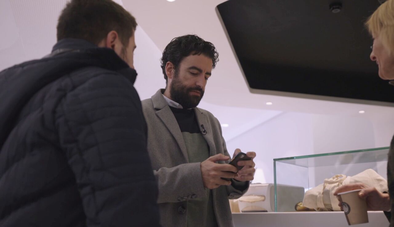 ¿Cómo es un día de grabación? Rafa y Orestes nos muestran los secretos del rodaje de ‘Pasapalabra’ 