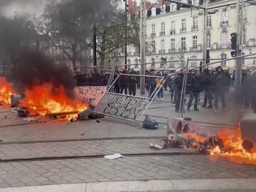 Las huelgas parciales contra la reforma de las pensiones se suceden en Francia dejando, al menos, 60 detenidos en París