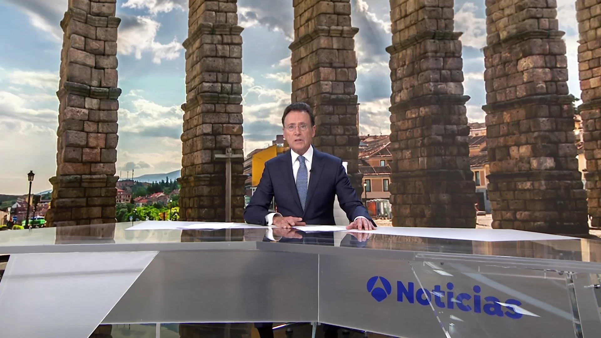 El chiste de Matías Prats sobre el acueducto de Segovia: "Pueden dejar a más de uno de piedra" El chiste de Matías Prats sobre el acueducto de Segovia: "Pueden dejar a más de uno de piedra"