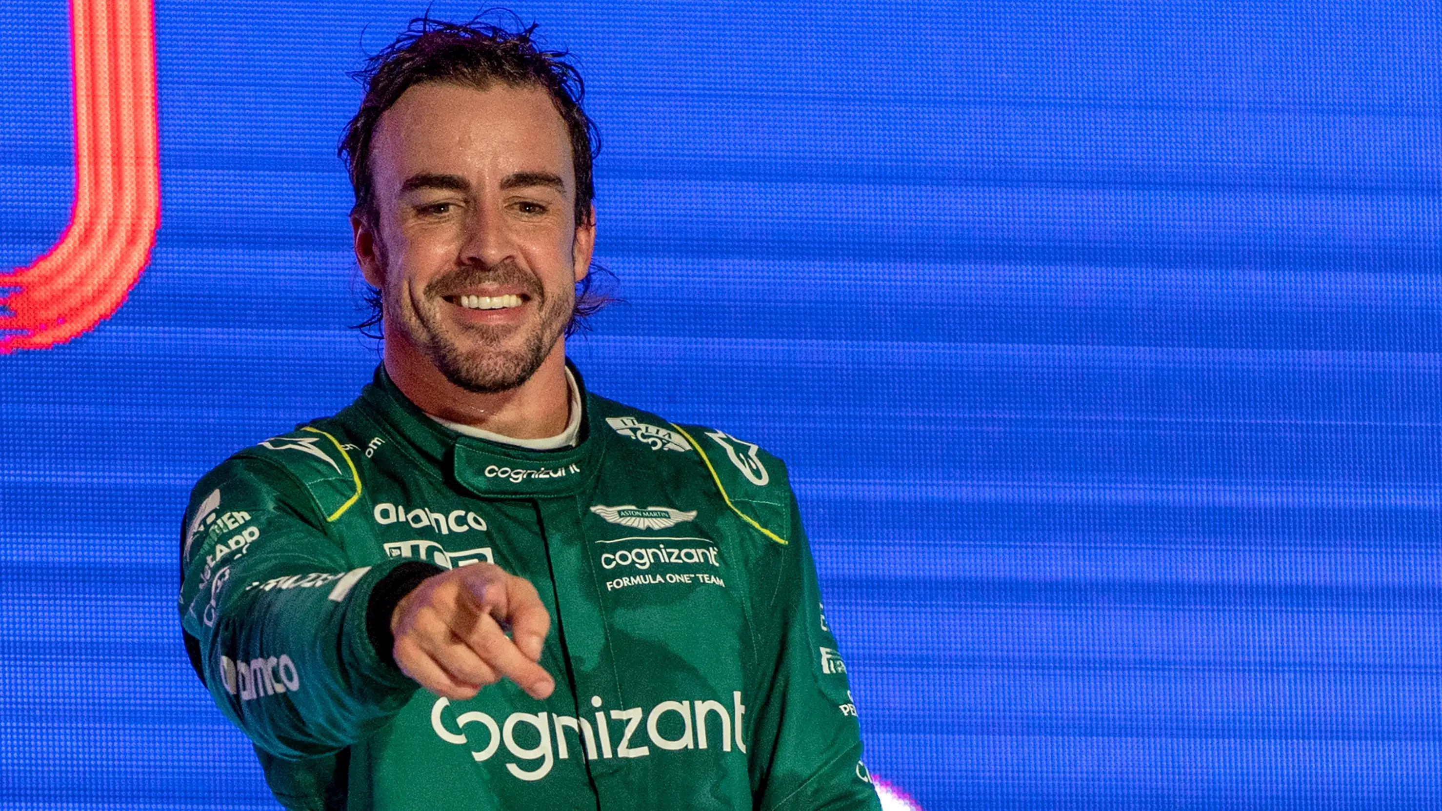 Fernando Alonso celebra el podio en el GP de Arabia Saudí Fernando Alonso celebra el podio en el GP de Arabia Saudí