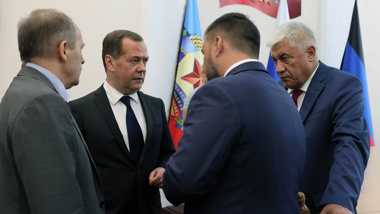 Medvédev amenaza al Tribunal de La Haya: podría ser blanco de un misil Medvédev amenaza al Tribunal de La Haya: podría ser blanco de un misil