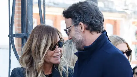 Lara Dibildos y Álvaro Muñoz Escassi Lara Dibildos y Álvaro Muñoz Escassi