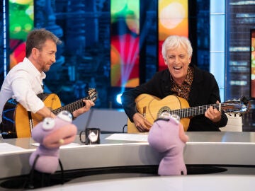 ¡Qué arte! Kiko Veneno y Pablo Motos, el dúo perfecto al ritmo de ‘Joselito’ en ‘El Hormiguero’