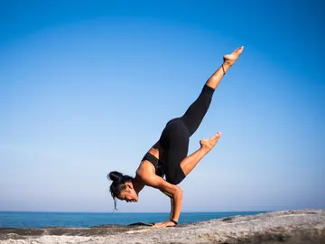 Mujer haciendo deporte Mujer haciendo deporte