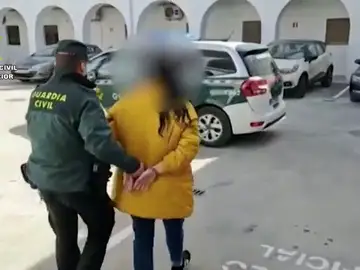 En uno de los robos, los ladrones rompieron las orejas de una virgen para robar los pendientes En uno de los robos, los ladrones rompieron las orejas de una virgen para robar los pendientes