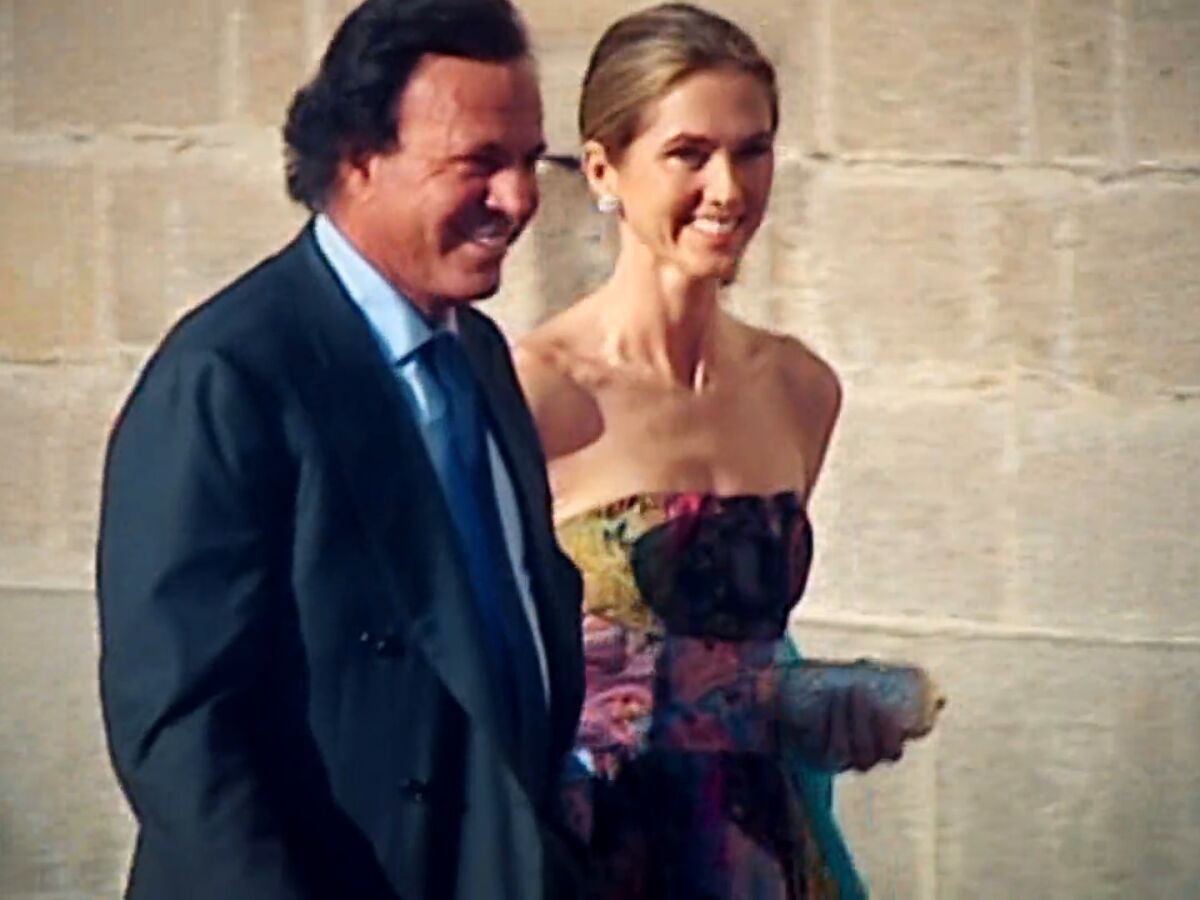 Julio Iglesias sorprende al anunciar que está escribiendo sus memorias:  “Voy llenándome de nostalgias"