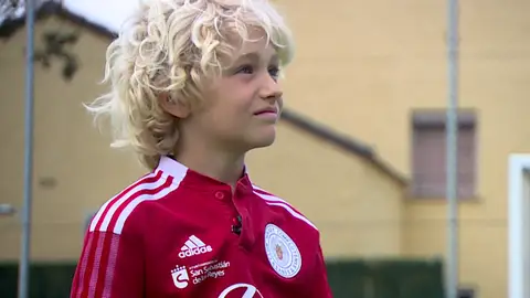 Lucas, el niño que regaló su medalla al futbolista Kennedy Musonda Lucas, el niño que regaló su medalla al futbolista Kennedy Musonda